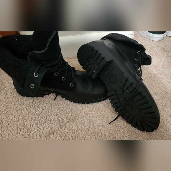 Black Timberland Womens fully lined Boot - Picture 4 of 4